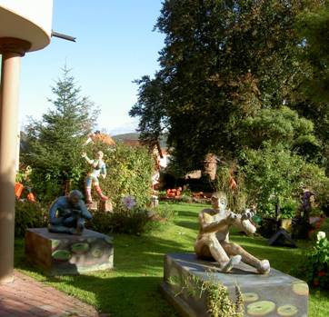 Skulpturengarten Sommerau – Kunstwerke im üppigen Grün