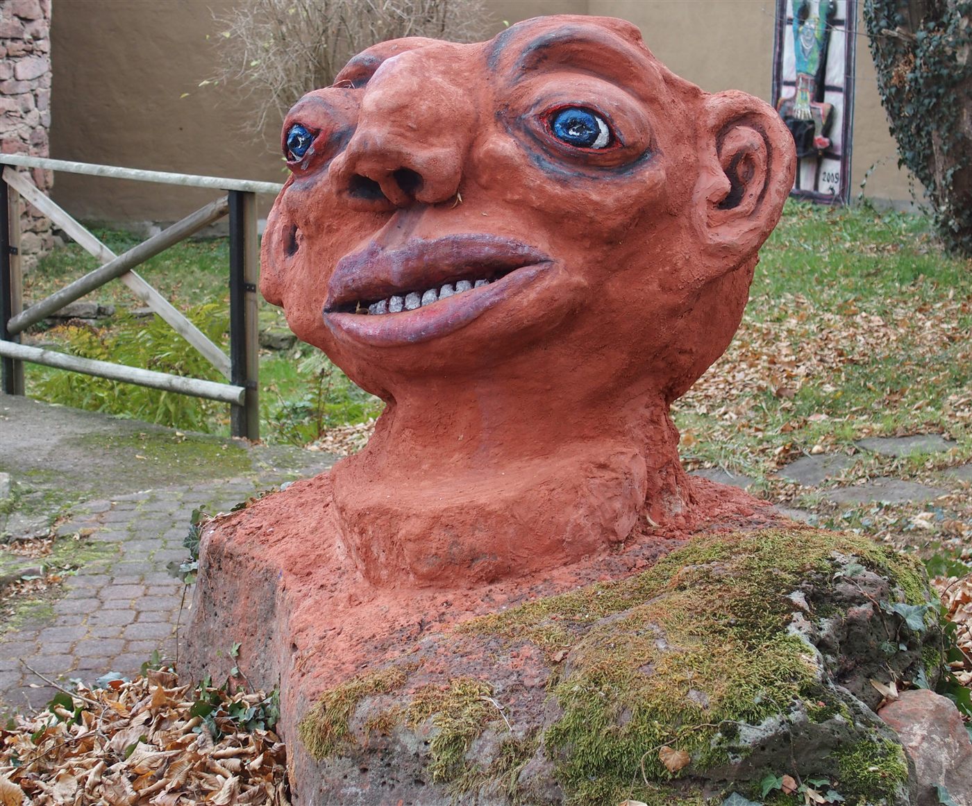Skulptur: Glotzkopf